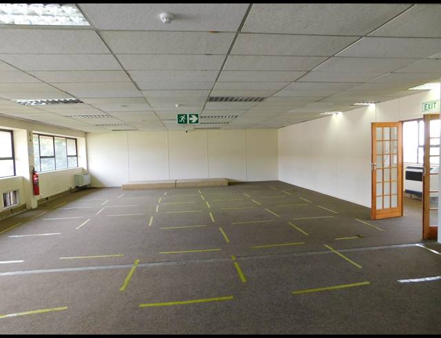 684M² OFFICE TO LET IN FERNDALE